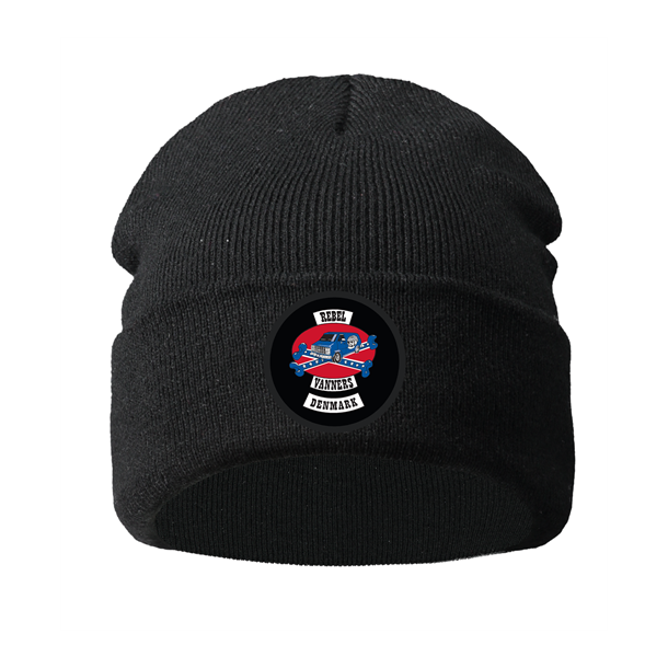 ST2608 Rebel Beanie one size med badge p�syet